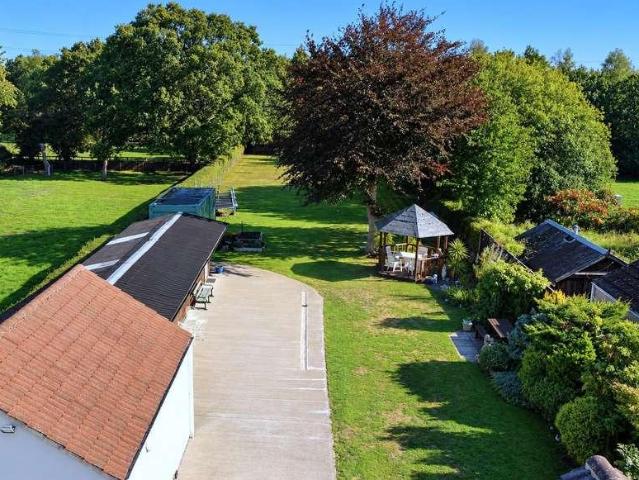 House for sale in Thorpe on the Hill, North Kesteven