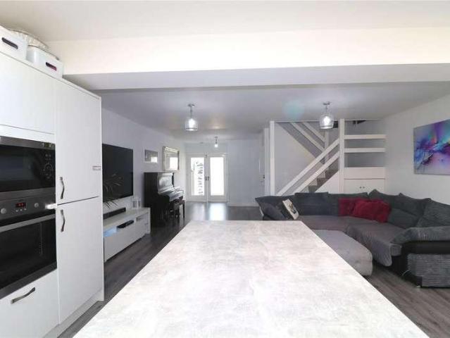 House for sale in Horsell, Woking