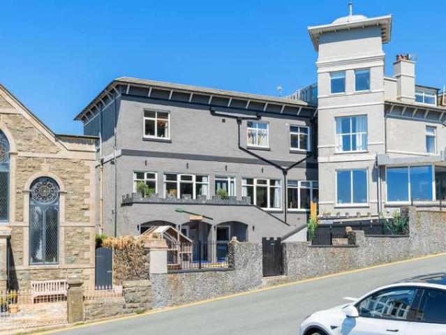 House for sale in Criccieth