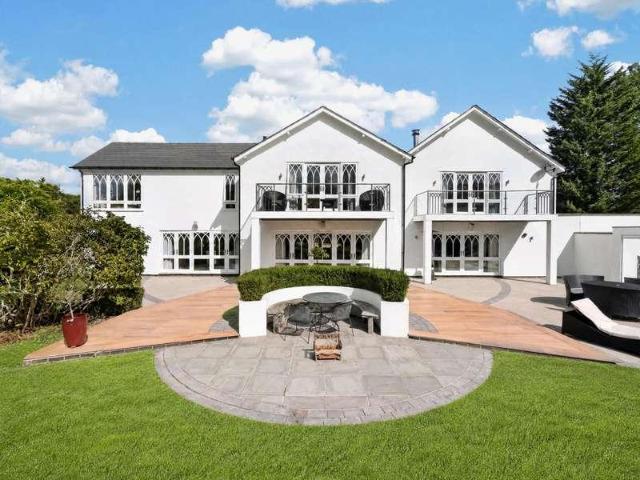 House for sale in Green Close, Warwickshire