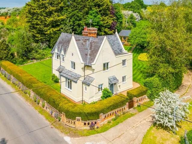 House for sale in Watton-at-Stone, East Hertfordshire