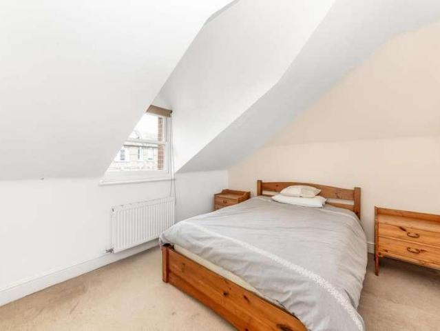 House for sale in Tulse Hill, Greater London