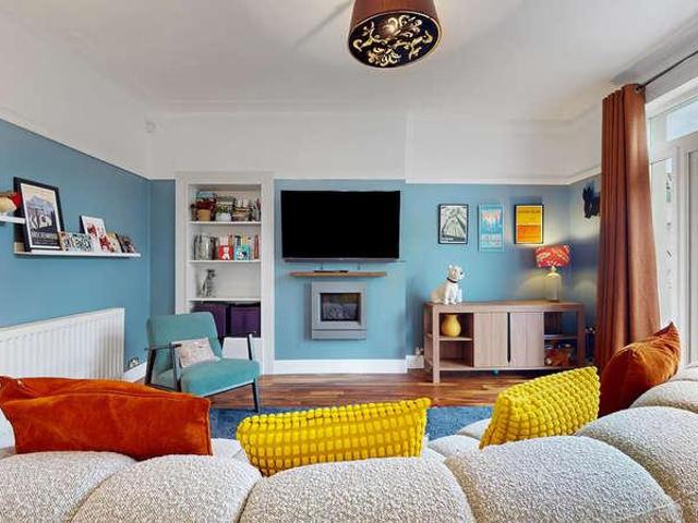 House for sale in Bearsden, Scotland