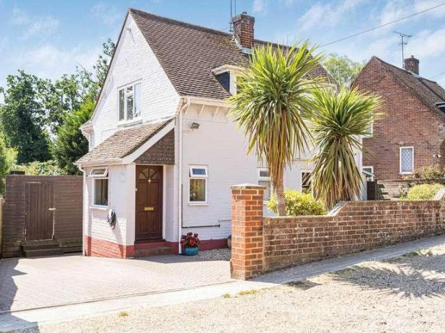 House for sale in Upper Hale, Fole