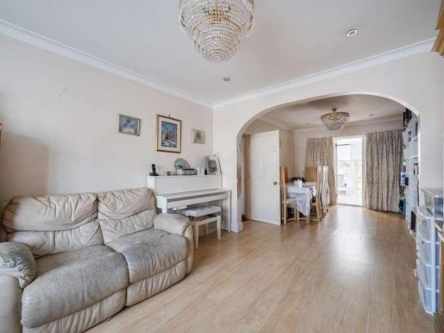 House for sale in Broadfields, Greater London