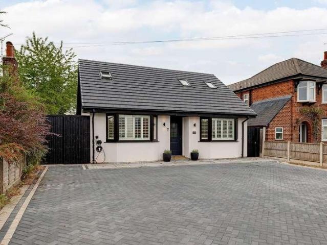 House for sale in Huntington, Cheshire