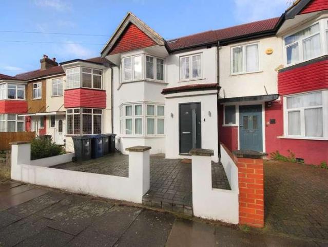 House for sale in London Borough of Ealing, Park Royal