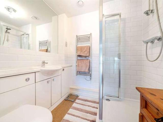 House for sale in London Borough of Merton, Mitcham
