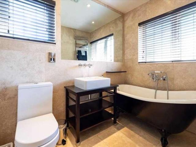 House for sale in Harrow Weald, Greater London