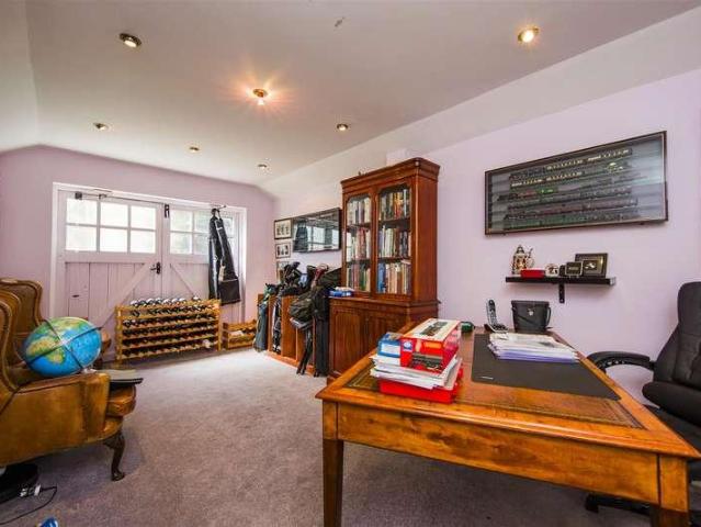 House for sale in The Butts, Kent