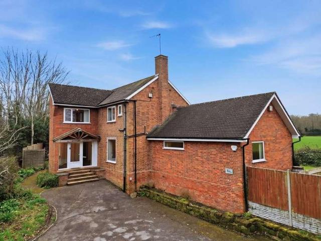 House for sale in Bromsgrove, Worcestershire