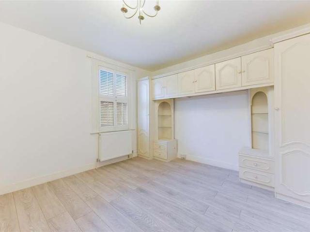 House for sale in London Borough of Merton, South Wimbledon