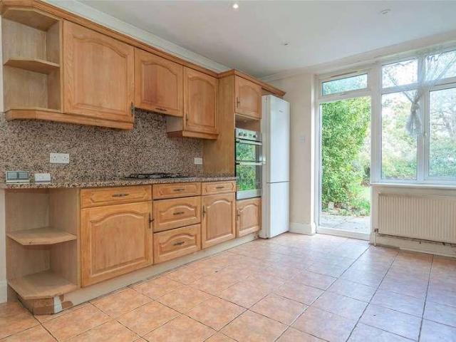 House for sale in Muswell Hill, Greater London