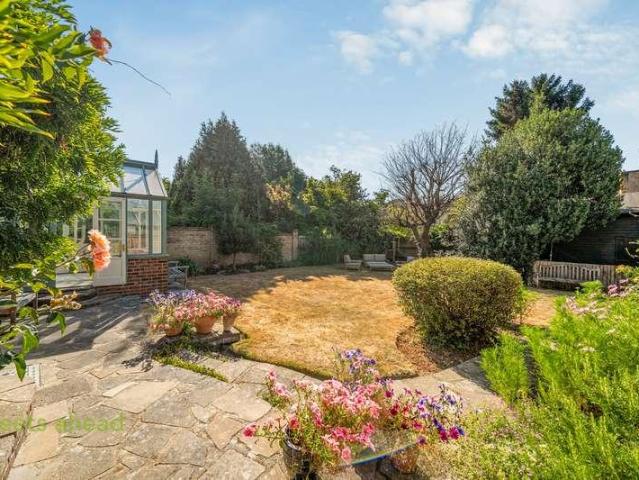 House for sale in Selsdon, Greater London