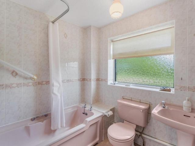 House for sale in Shadwell, West Yorkshire
