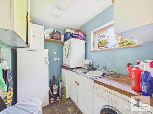 House for sale in Tregroes, Pontsiân