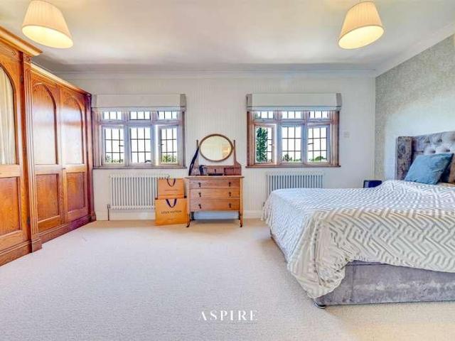 House for sale in South Benfleet, Essex