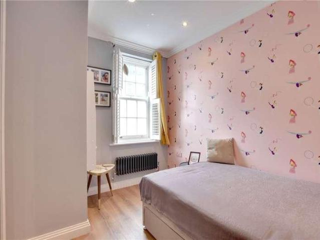 House for sale in East Greenwich, Greater London