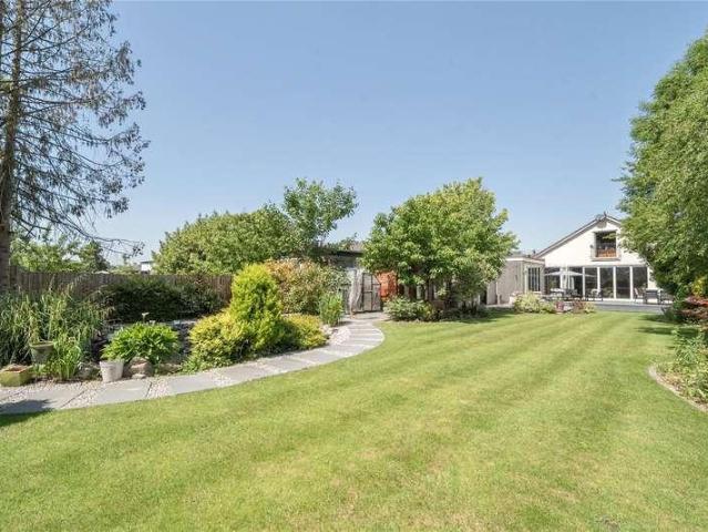 House for sale in Wraysbury