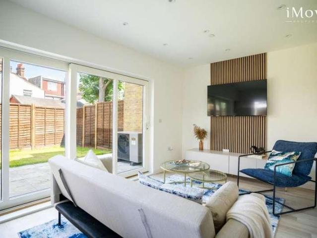 House for sale in London Borough of Croydon, South Norwood