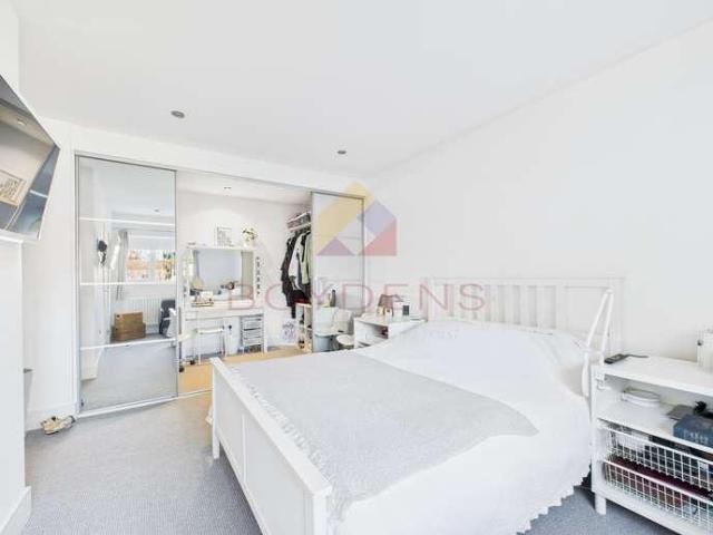 House for sale in Dale Hill, Essex