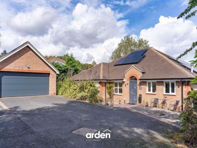 House for sale in Bromsgrove, Worcestershire