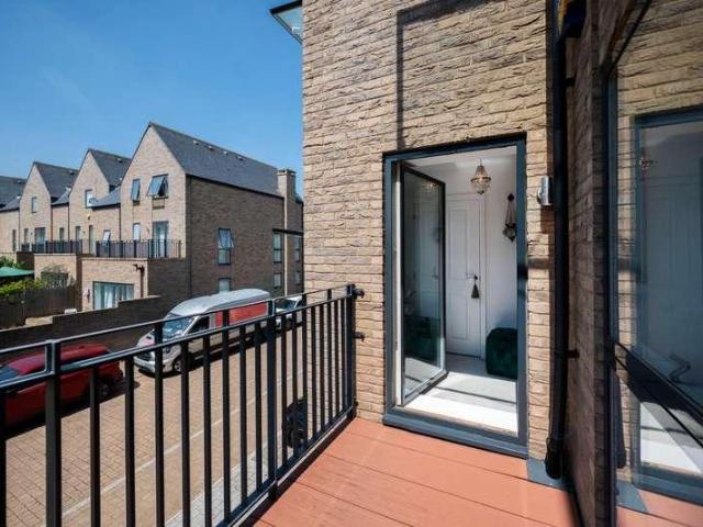 House for sale in West Finchley, Greater London