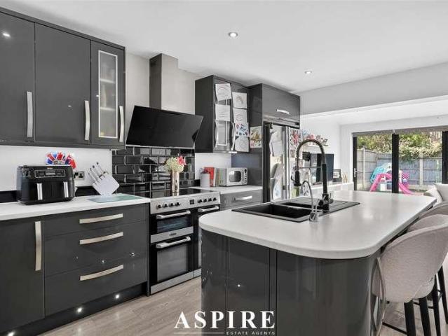 House for sale in Alton Barnes, Essex
