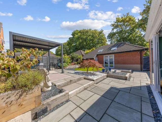 House for sale in Winwick Quay, Warrington