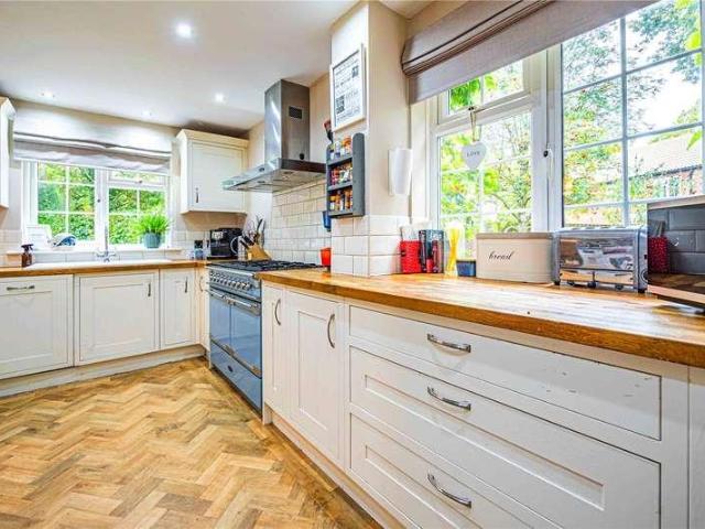 House for sale in Holywell, Studham