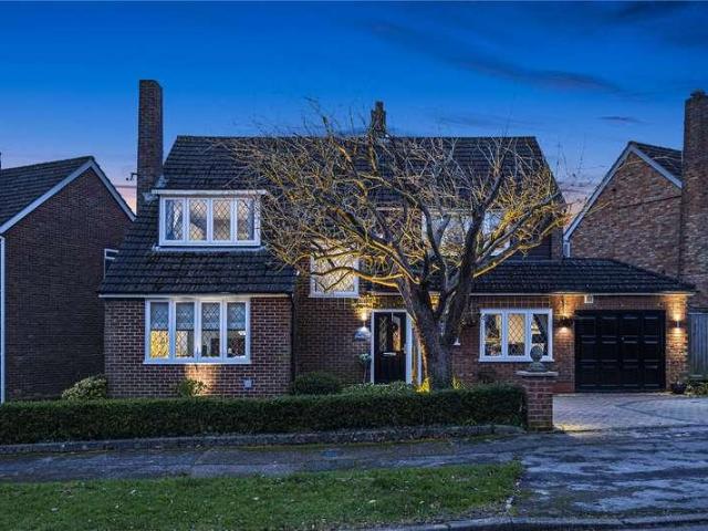 House for sale in Pouchen End, Hertfordshire