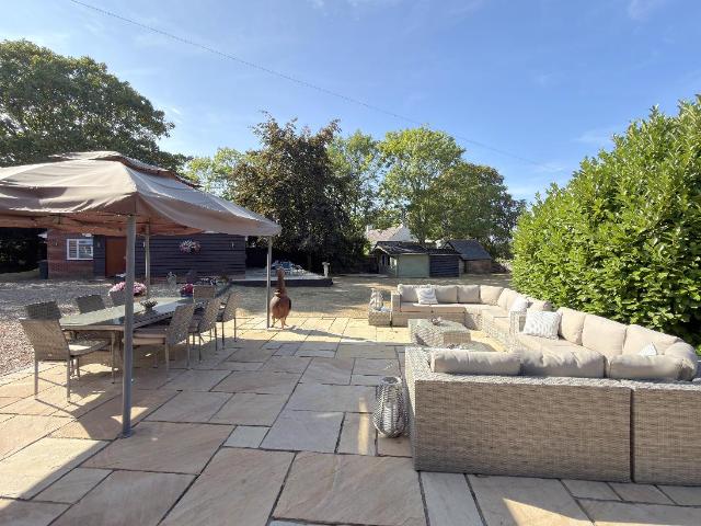 House for sale in Holdenhurst, Bournemouth