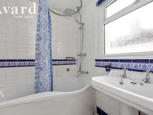 House for sale in Round Hill, Brighton & Hove
