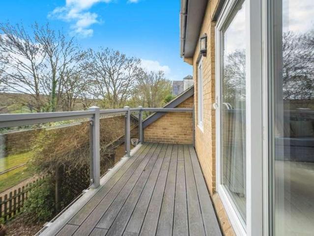 House for sale in Lower Halliford, Surrey