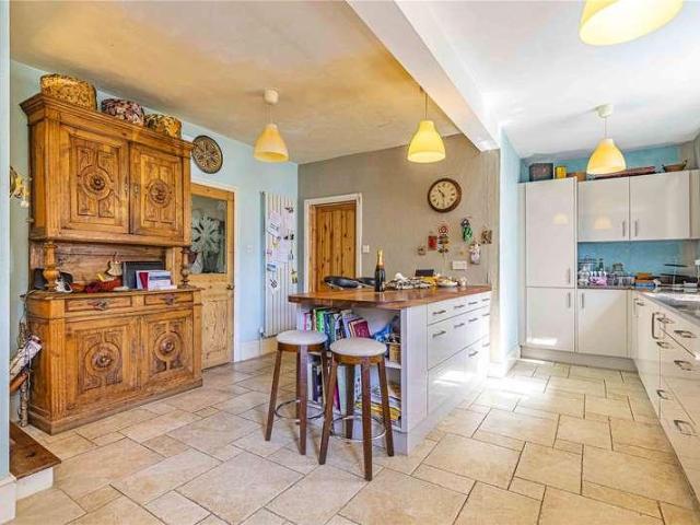 House for sale in Connaught Park, Bushey