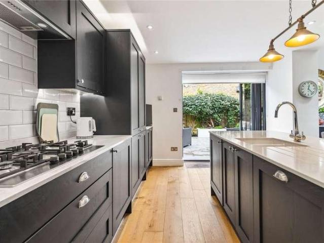 House for sale in Balham, Greater London