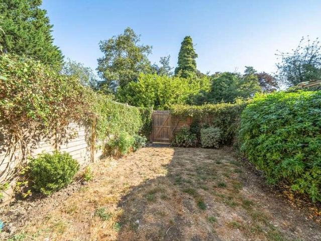 House for sale in The Butts, Kent