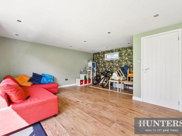 House for sale in Motspur Park, Greater London
