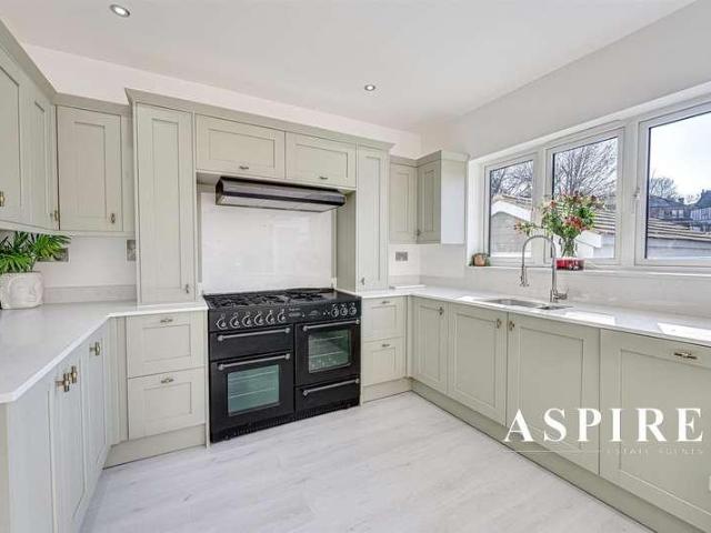 House for sale in South Benfleet, Essex