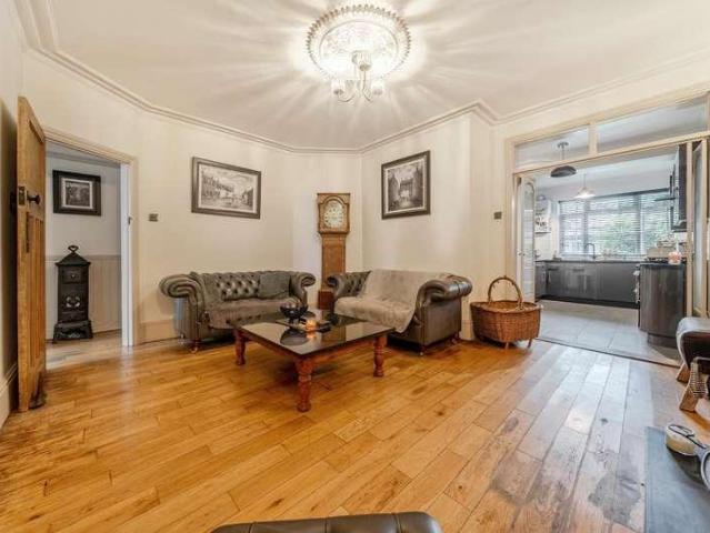 House for sale in Kingston, Baffins