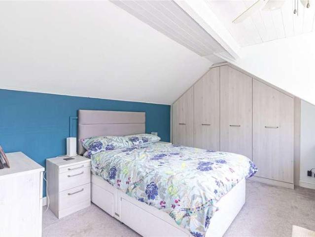 House for sale in Bourne End, Pouchen End