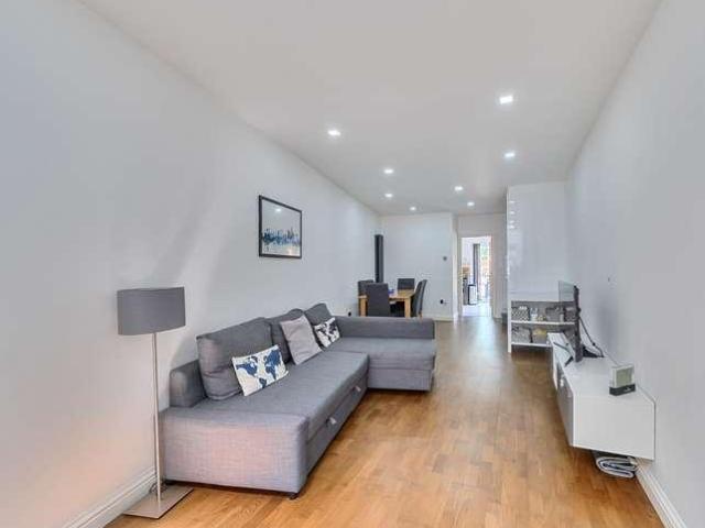 House for sale in Harrow Weald, Greater London
