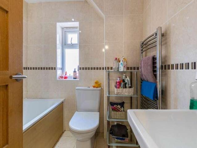House for sale in Henley-on-Thames, Berrick Salome