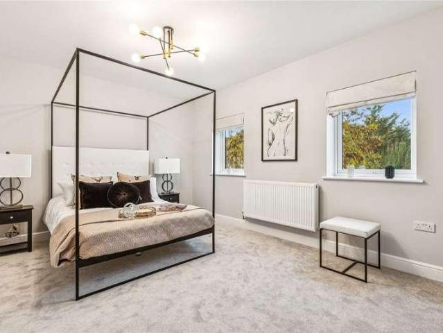 House for sale in Lonesome, Greater London