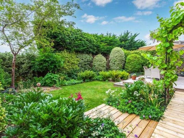 House for sale in Lunnon, Buckinghamshire