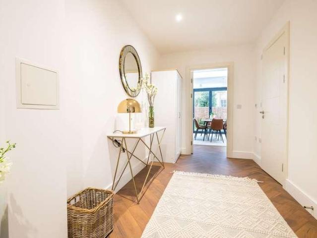 House for sale in Herne Hill, Greater London