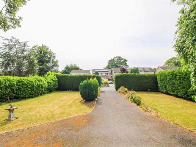 House for sale in Walton, West Yorkshire