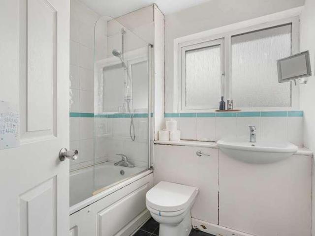 House for sale in Fossebridge, Gloucestershire