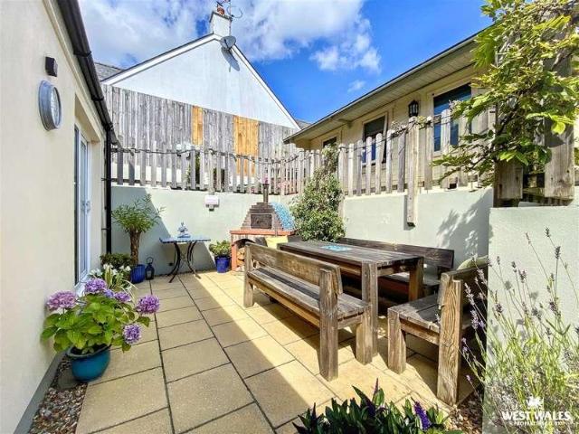 House for sale in Saundersfoot, Wales