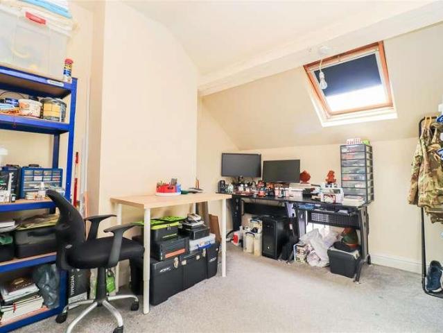 House for sale in Wakefield, Painthorpe